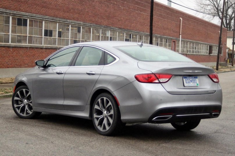 Крайслер 200 2015