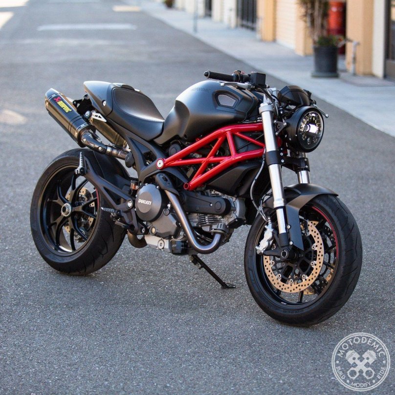 Ducati Monster 696