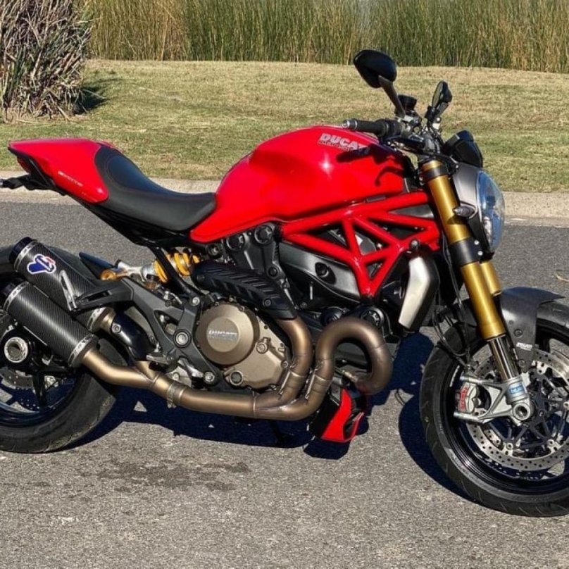Ducati Monster 1200s
