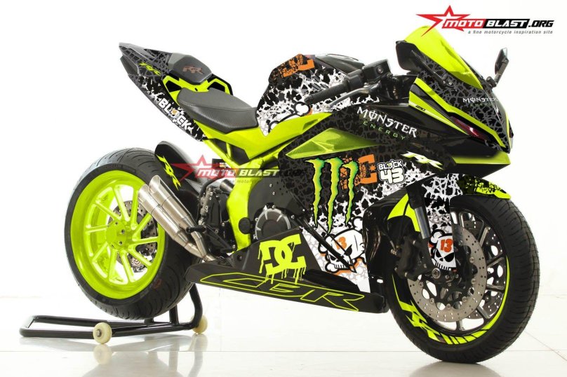 Мотоцикл монстр Энерджи