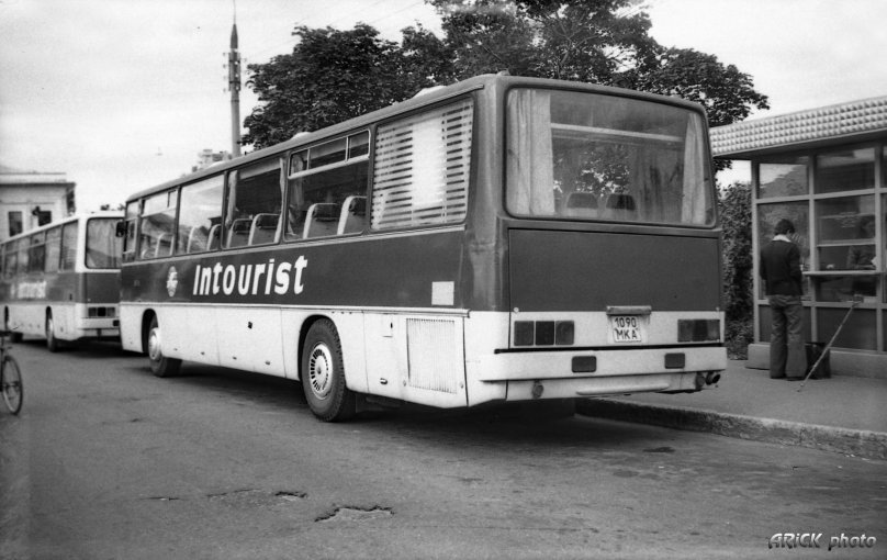 Икарус и современный Московский автобус