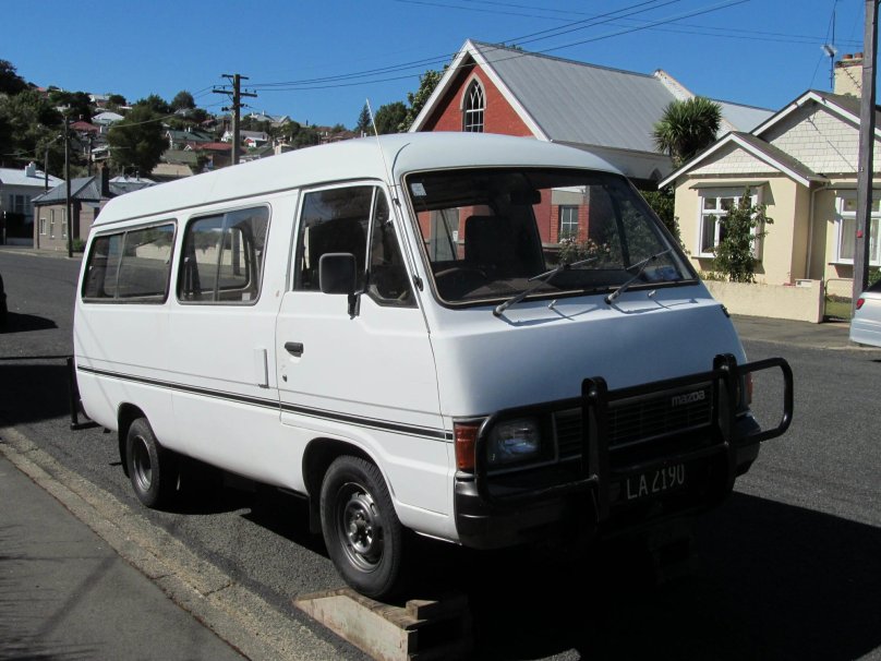 Кемпер Мазда e2200