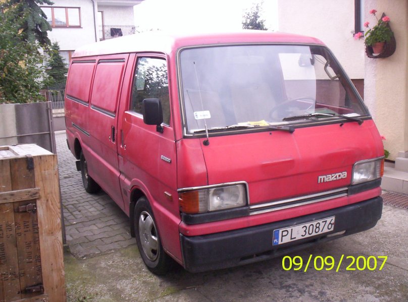 Mazda e2200 салон