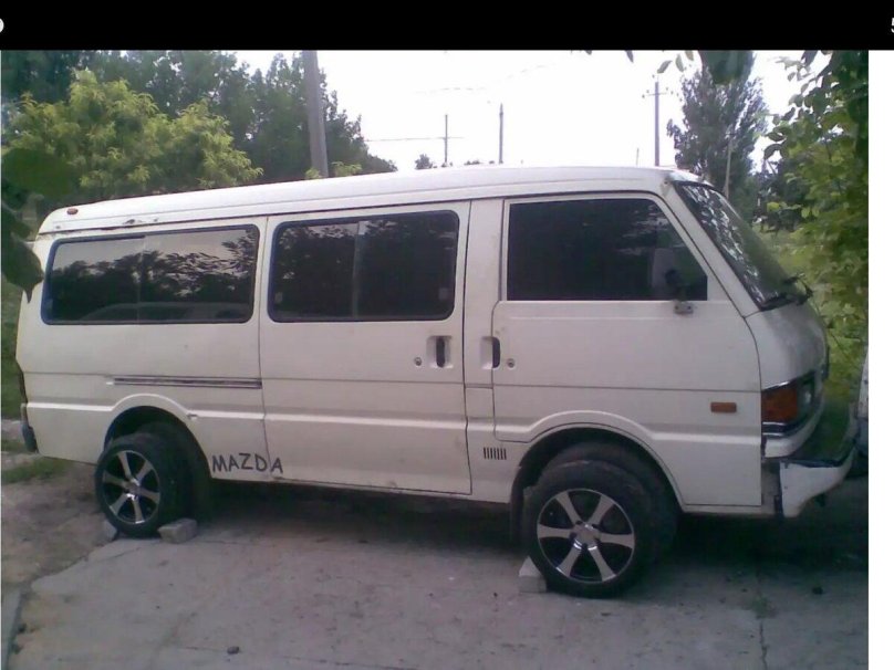 Мазда Бонго е 2200