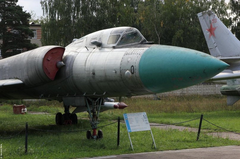 Барражирующий перехватчик ту-128