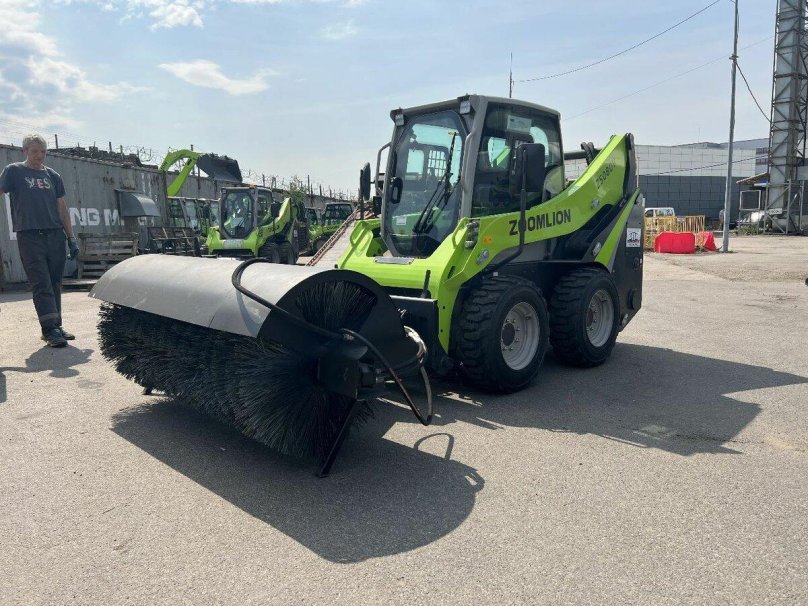 Мини погрузчик Зумлион zs080v