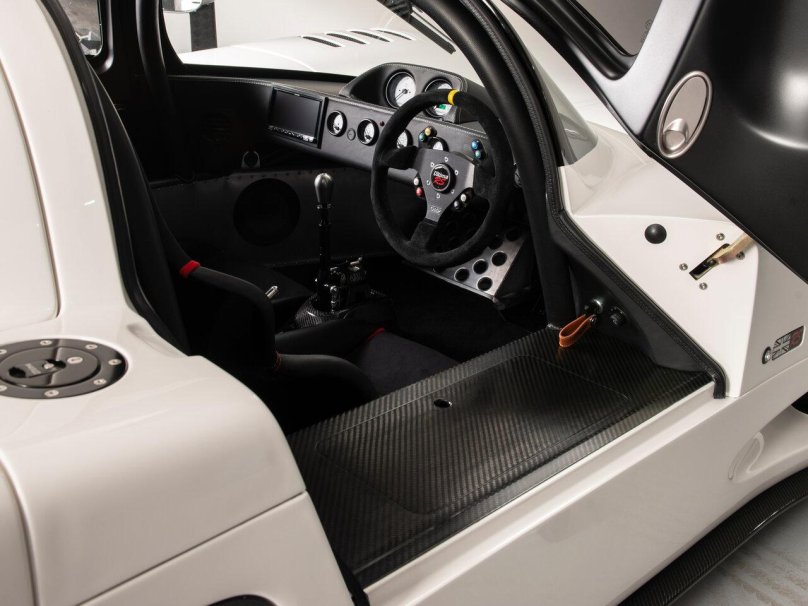 Ultima RS салон