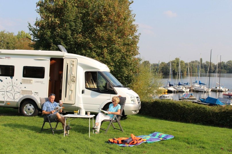 Recreational vehicle кемпинг