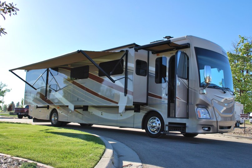 Автодом Fleetwood Discovery