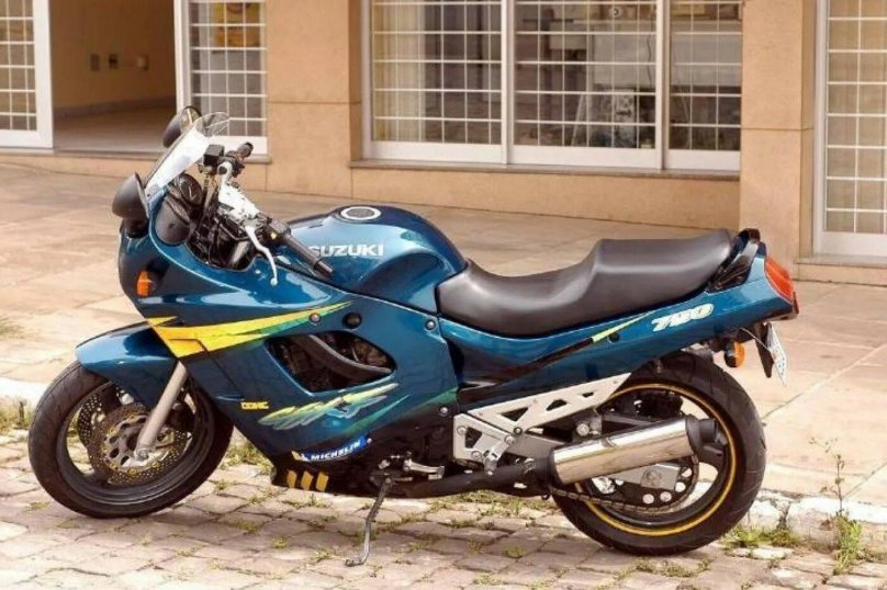 Suzuki GSX 750 F
