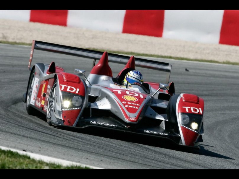 Audi r18