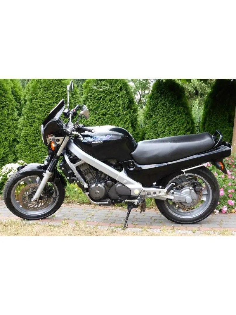 Хонда NTV 650 Revere