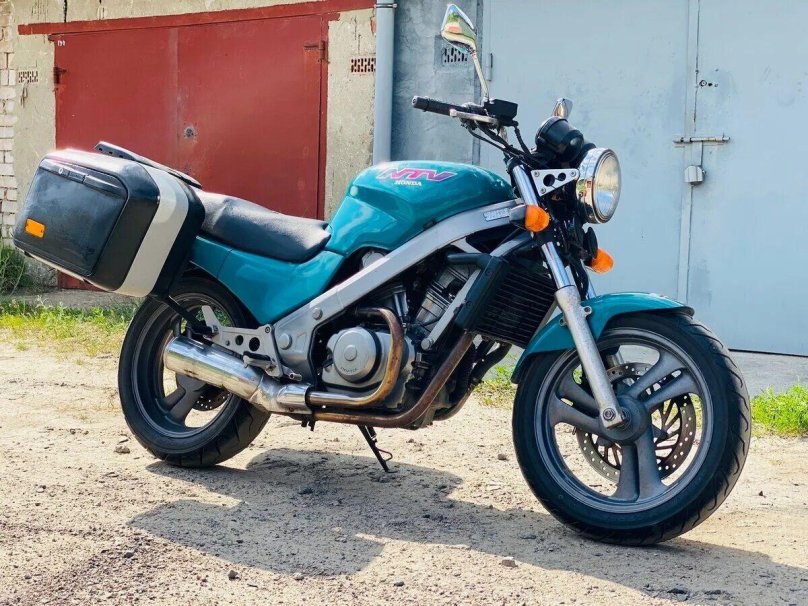 Honda NTV 650 Revere