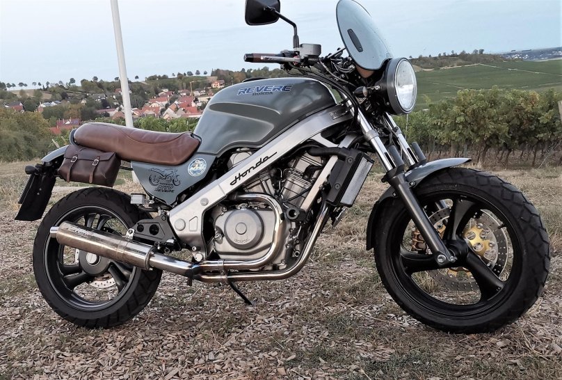 Хонда БРОС 650