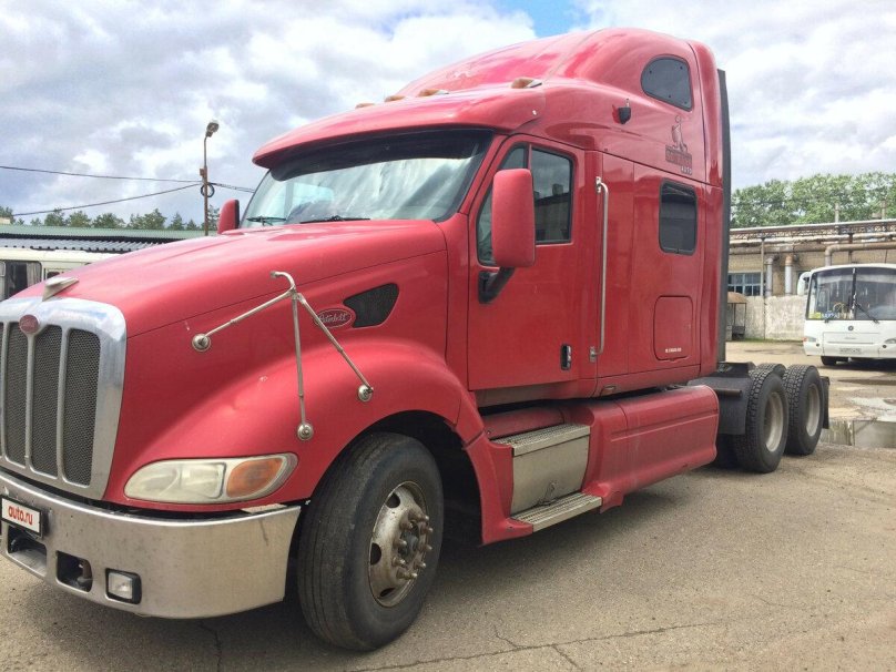 Тягач Петербилт 387