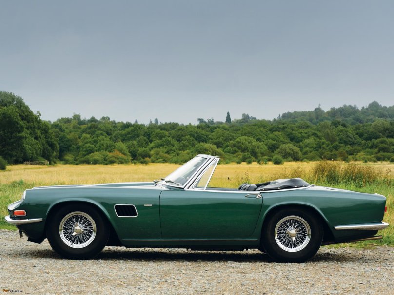 Астон Мартин 1971