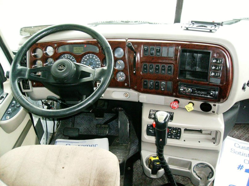 Mack Vision CX 613