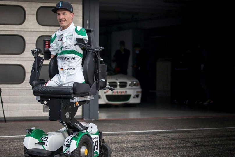 Дэвид Пэрли гонщик