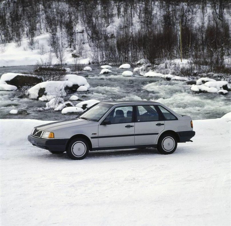 Вольво 440