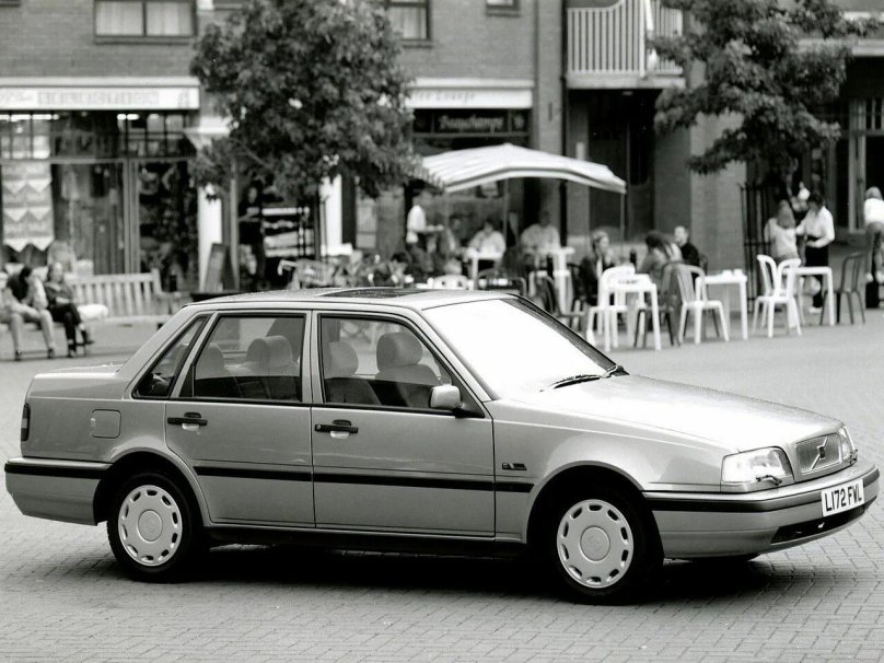 Volvo 460 седан