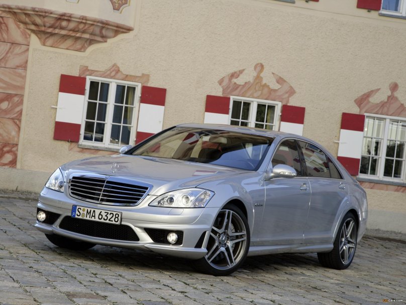 Mercedes Benz 221 AMG 63