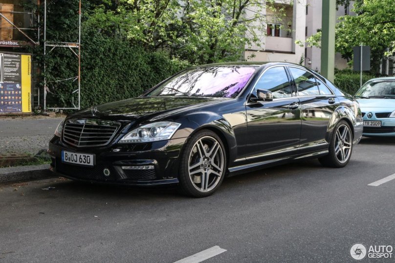 Мерседес 221 s63 AMG