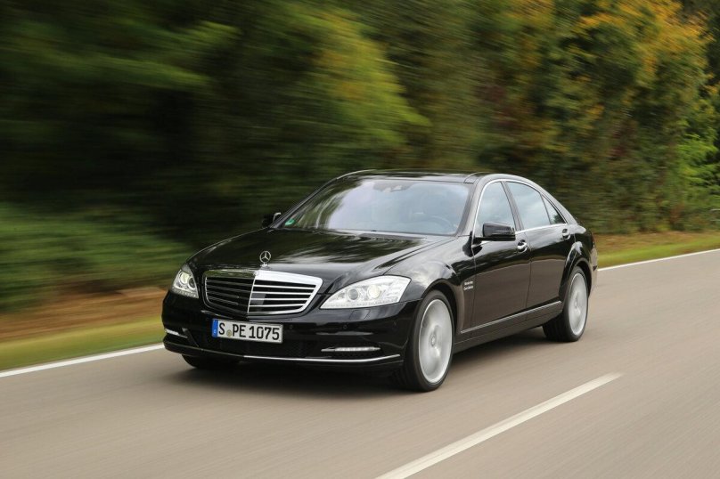 Мерседес Бенц 221