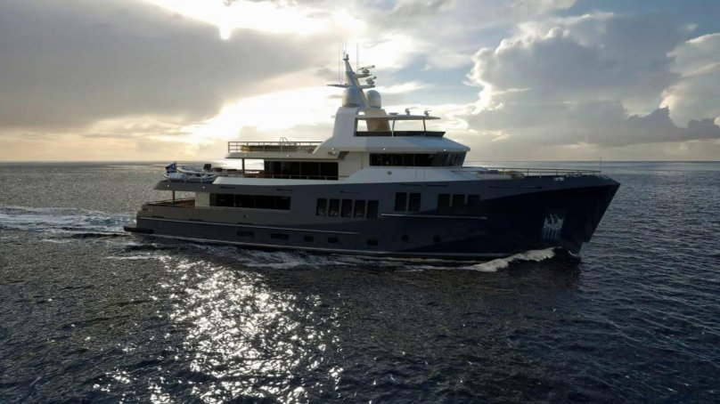 Яхта Беринг 130