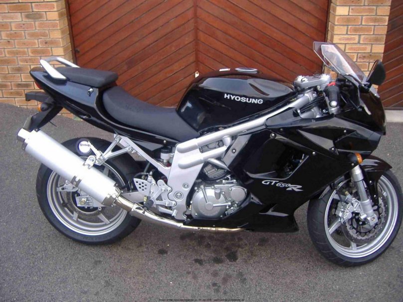 Hyosung gt650r 2005