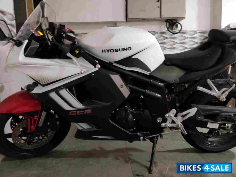 Hyosung gt 650 VIN на раме фото