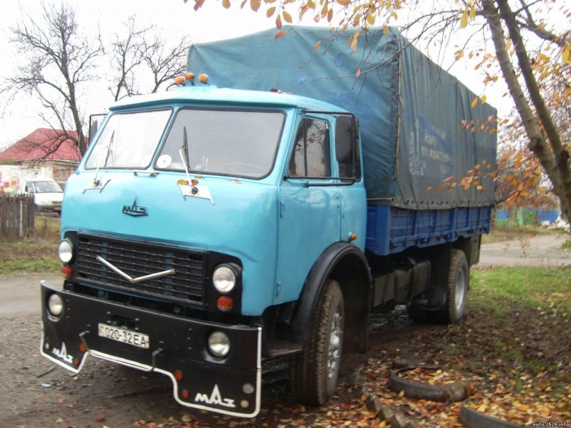 Грузовик МАЗ 5335
