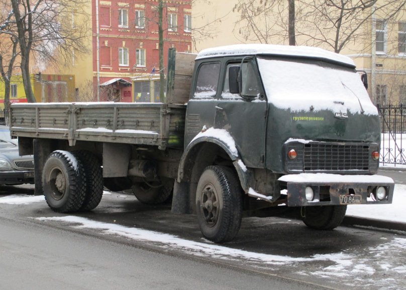 МАЗ 5335 самосвал