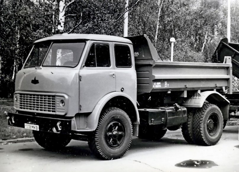 МАЗ-5549 самосвал