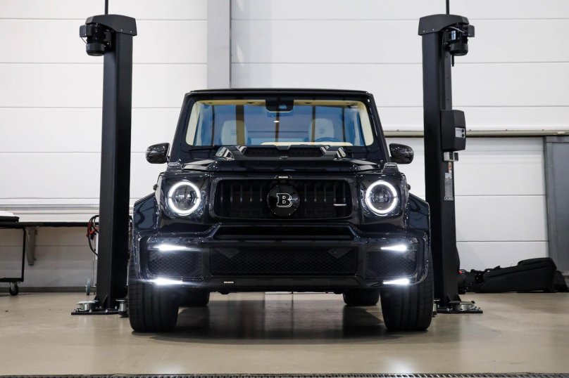 Brabus g63 выхлоп с подсветкой