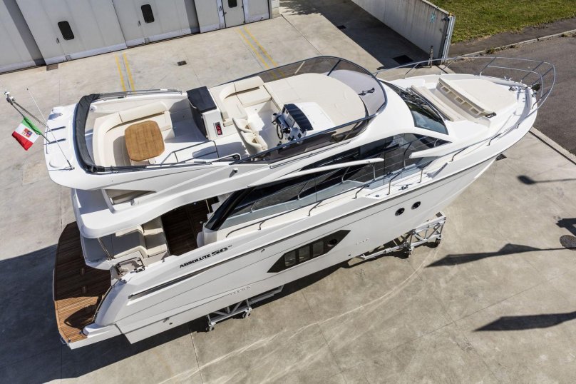 Яхта Абсолют 50