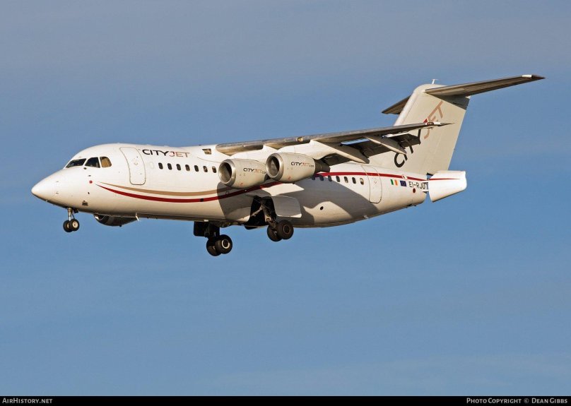 Avro rj85 самолет