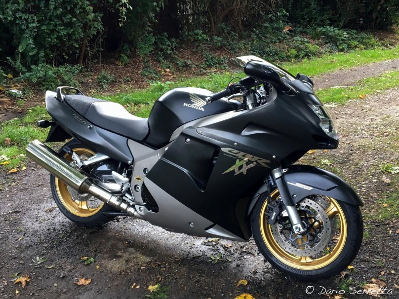Хонда СБР 1100