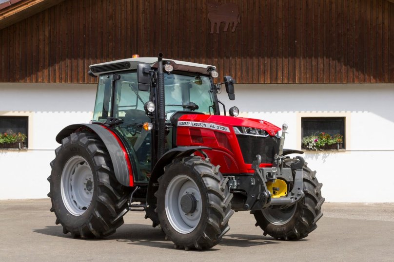 Трактор Massey Ferguson mf8690