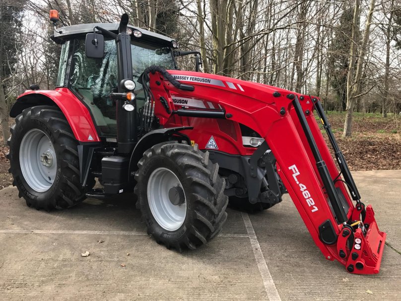 Трактор Massey Ferguson mf7722s