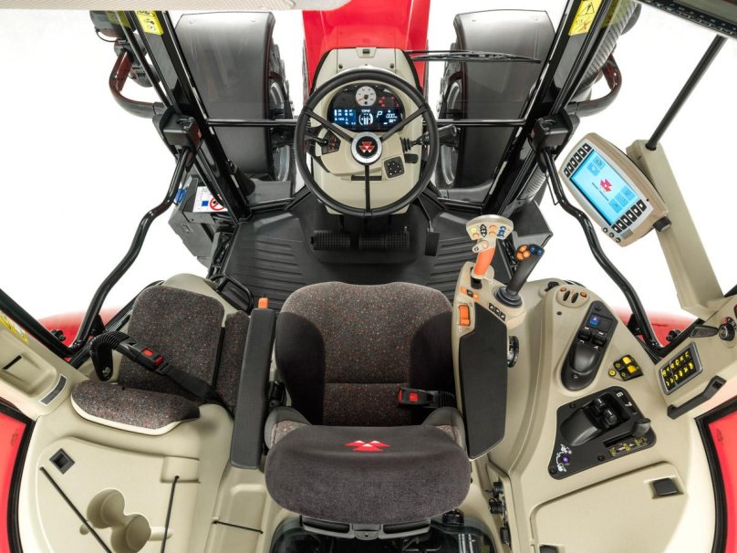 Трактор Massey Ferguson MF 6713