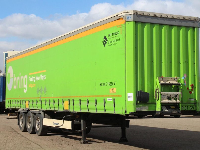 Зеленый полуприцеп