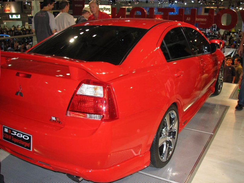 Митсубиси 380