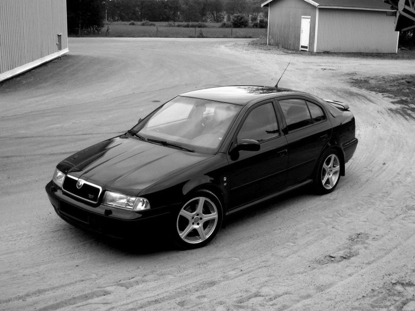 Шкода Октавия а4 черная