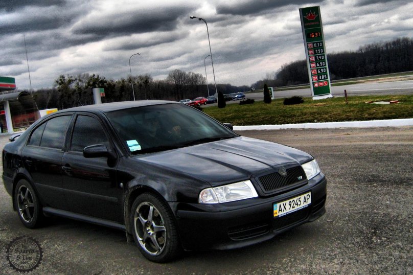 Skoda Octavia Tour RS черная