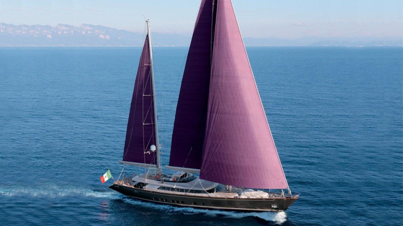 Парусные яхты Perini Navi