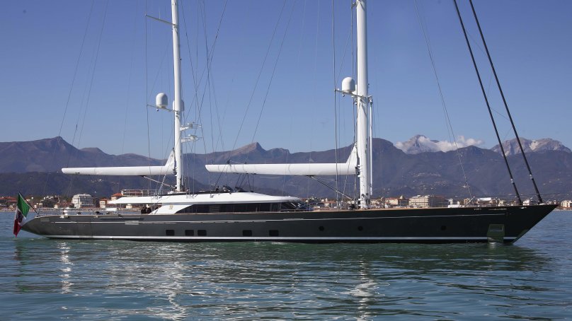 Парусные яхты Перини нави