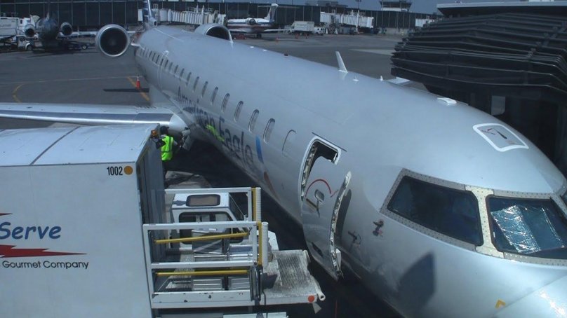 CRJ 700 самолет