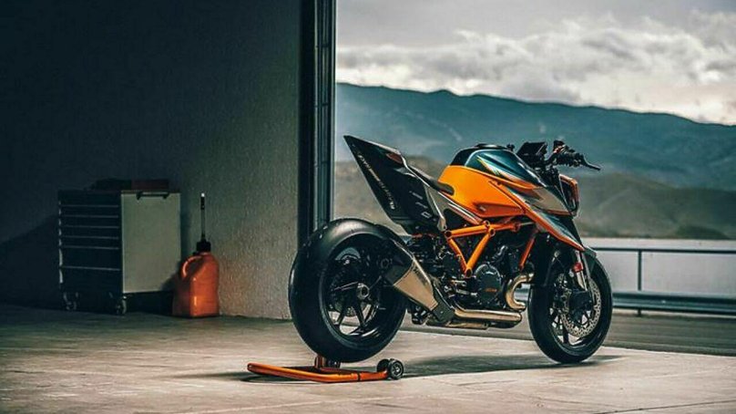КТМ 1290 super Duke r