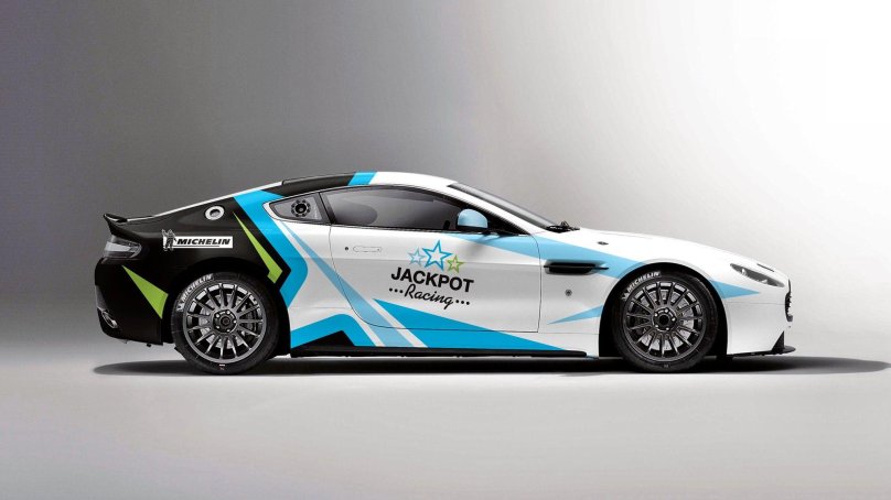 Астон Мартин раллийный