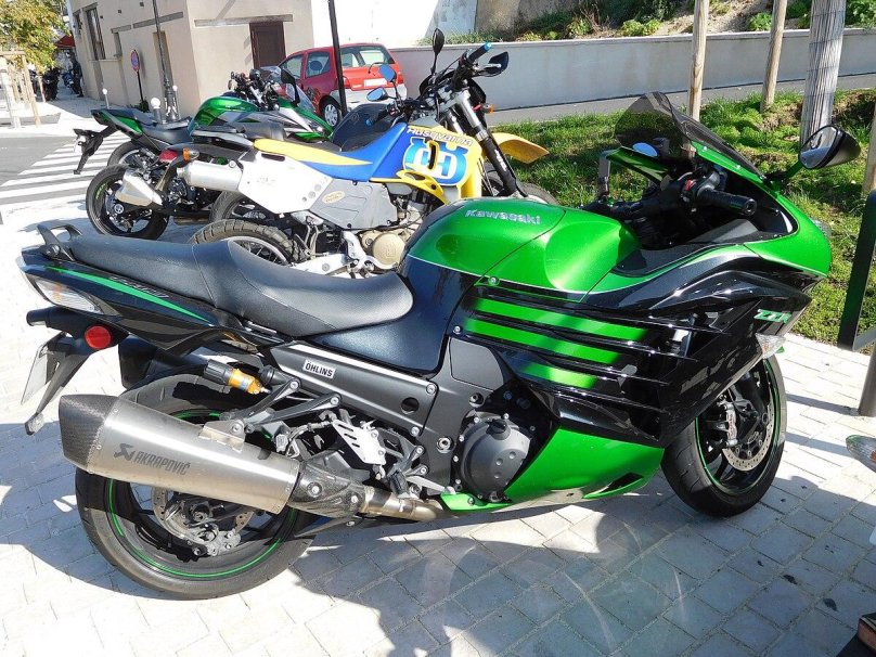 Кавасаки ZZR 1200